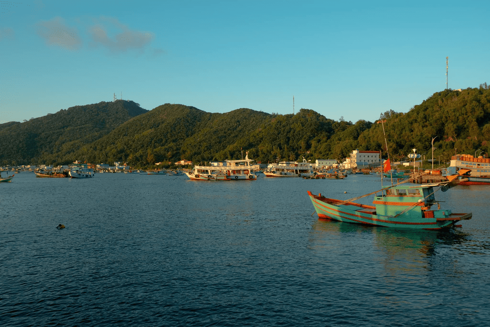 Nam Du Island Beach wins over travelers with its untouched beauty, crystal-clear waters, and peaceful tropical island scenery (Source: AnhTú Phạm)